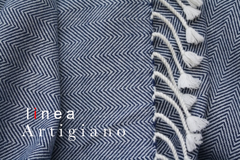 Cashmere Throw in Herringbone design